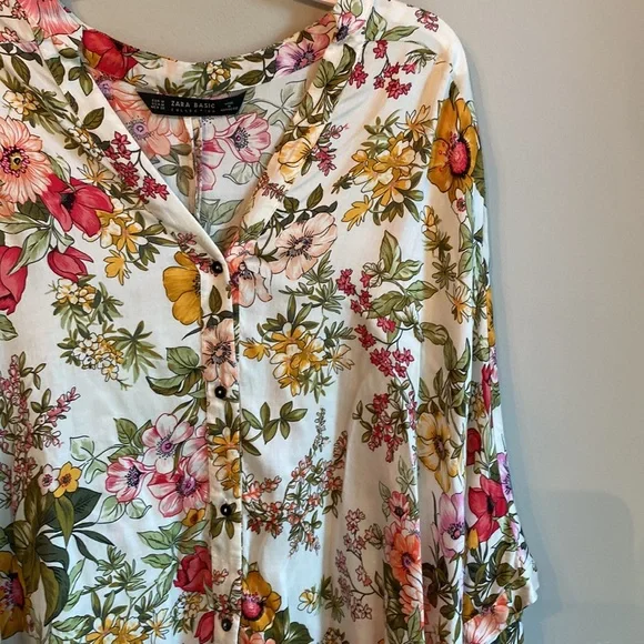 Zara Basic floral high low top size medium - Picture 3 of 4